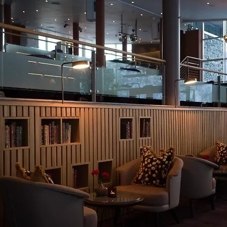 Skarsnuten Mountain &